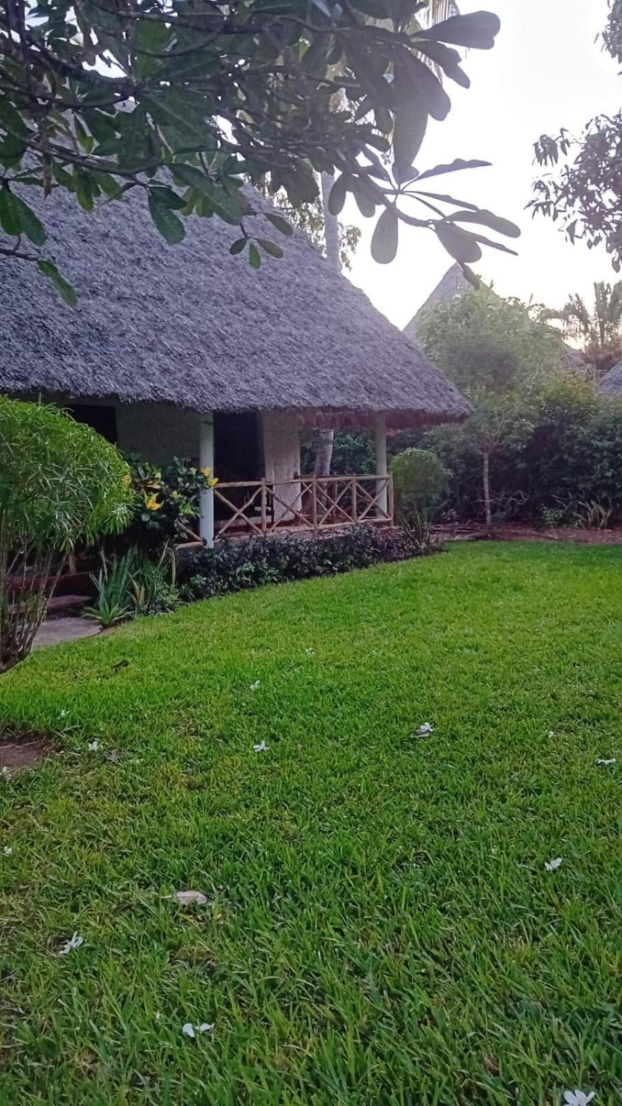Les Datchi Cottages Diani Beach Exterior foto